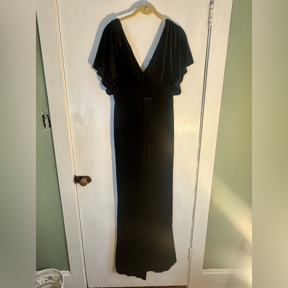 REVELRY Black “Gwen” Velvet Gown Flowy V Neck Party Holiday Formal Evening Dress - Picture 4 of 12